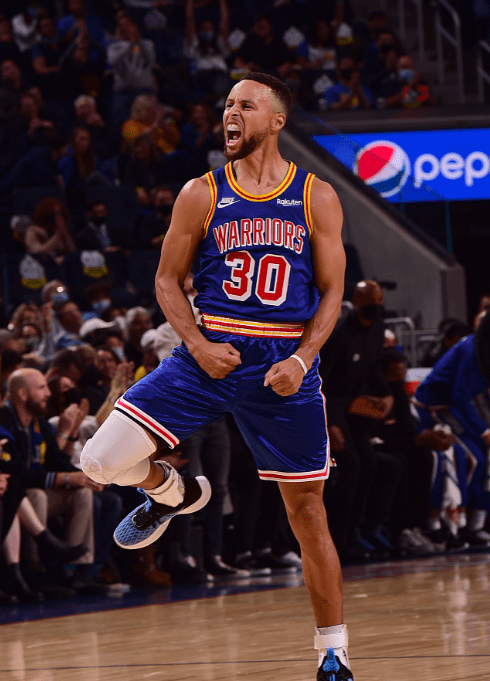 米兰补强后防线时出现新名字：萨索洛的杰伊·伊德泽斯（米兰后防引援现新目标：萨索洛中卫杰伊·伊德泽斯）