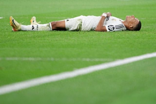 铁卫主场首球比肩C罗，曼联1-1西汉姆联，反超利物浦升英超第八（铁卫主场处子球追平C罗纪录，曼联1-1西汉姆，反超利物浦升至英超第八）