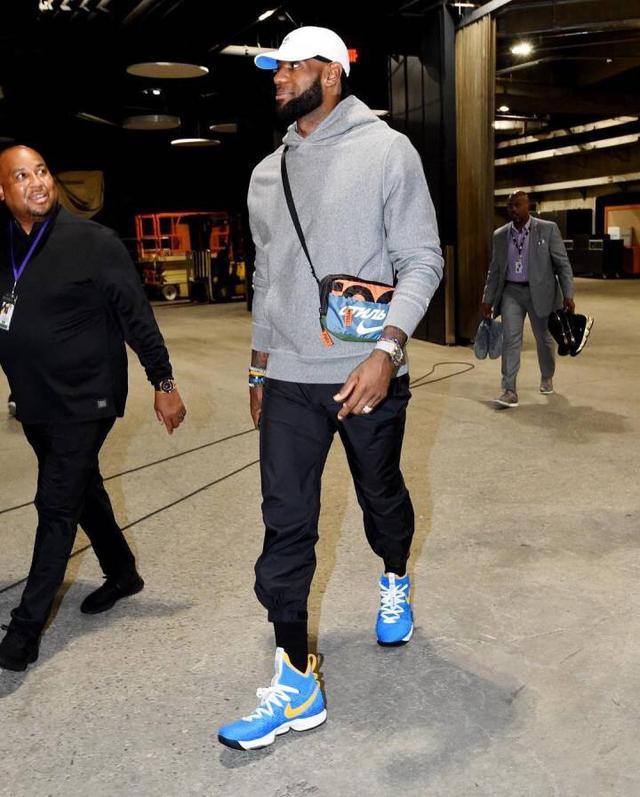 掘金约基奇豪取三双助球队连胜（约基奇砍三双，率掘金豪取连胜）