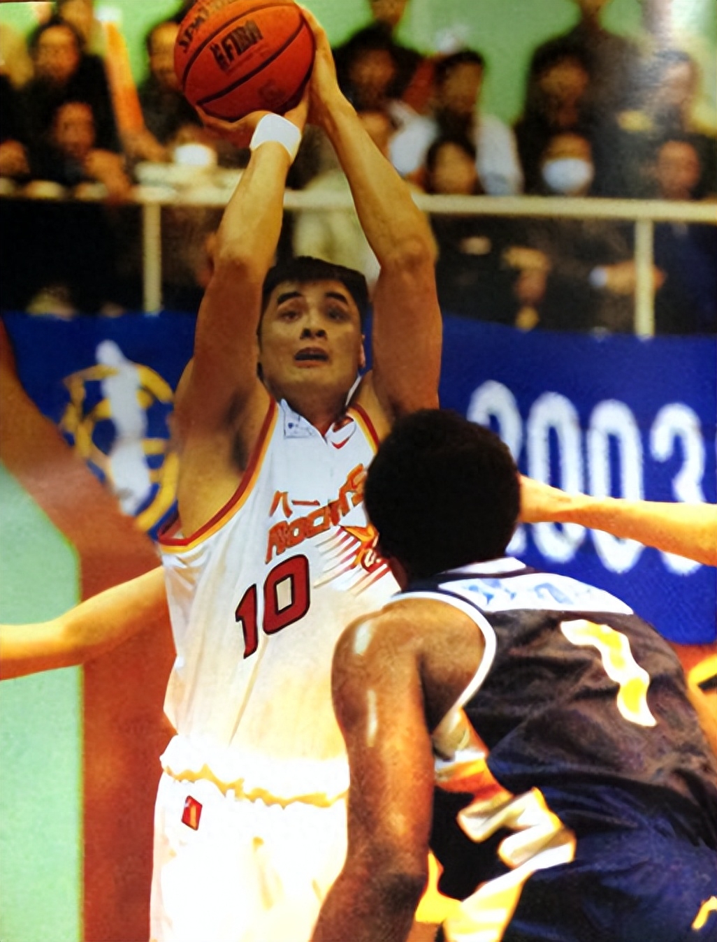 恒大国脚做青训直面现实：想踢职业的孩子少了（恒大国脚投身青训直言现实：立志踢职业的孩子在减少）