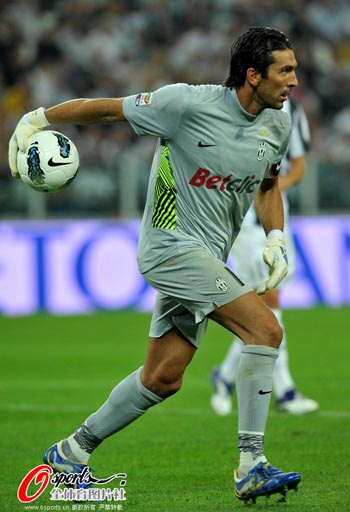 官方：亚特兰大解雇主帅尤里奇；本赛季带队意甲前11轮仅2胜（亚特兰大官宣解聘主帅尤里奇：本季意甲前11轮仅赢2场）