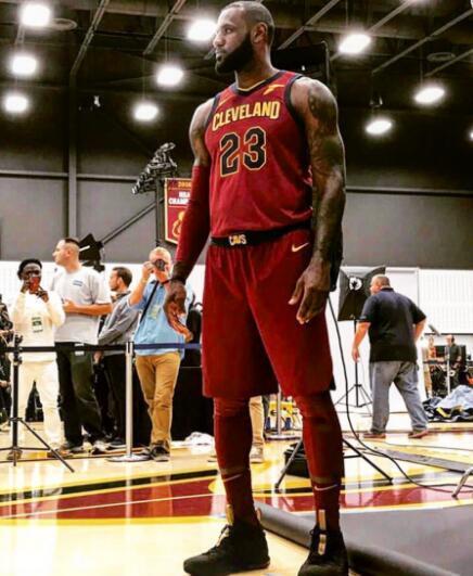 哈兰德：对多纳鲁马只有赞美之词；来意大利踢球？还没考虑过（哈兰德盛赞多纳鲁马：赴意甲踢球？目前尚未考虑）