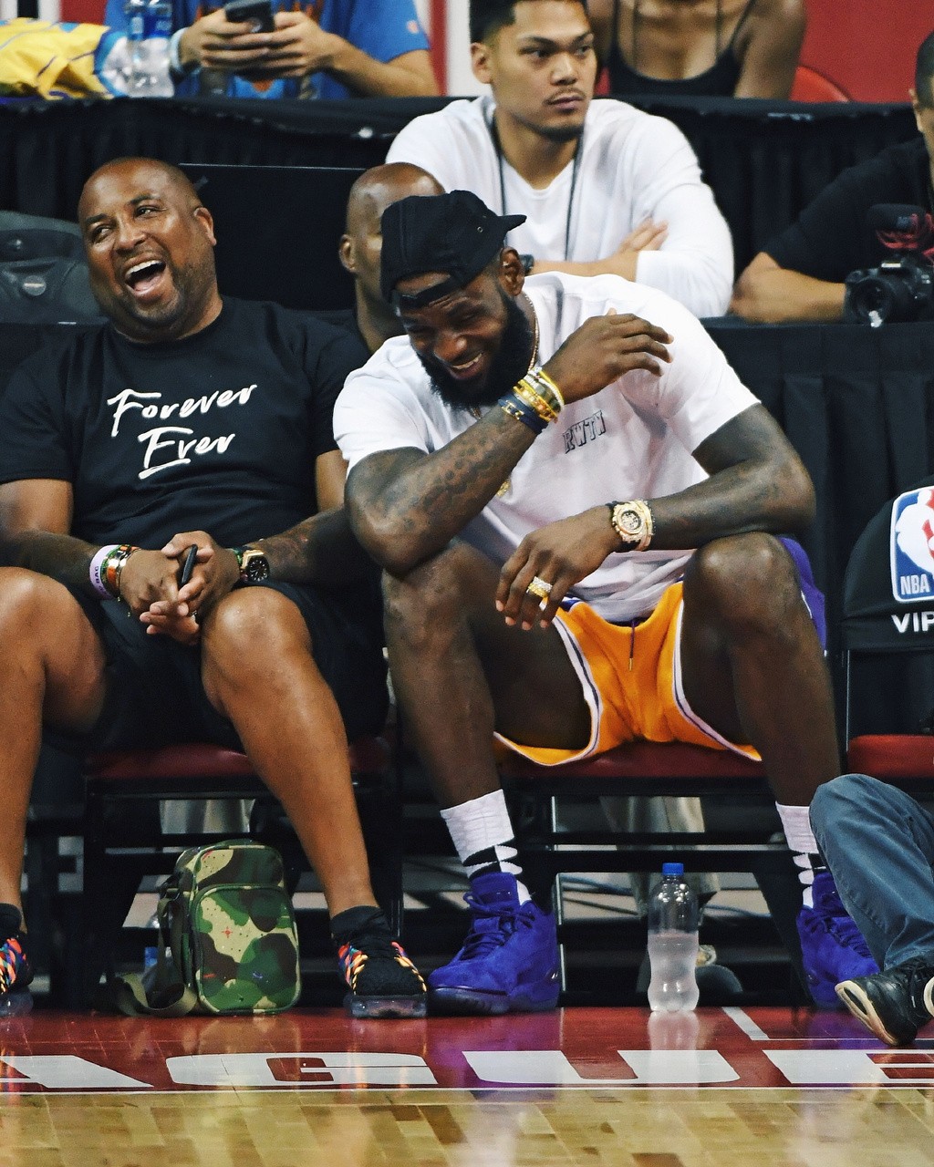 73胜勇士和今年雷霆前21场数据对比：雷霆净胜分和三分更强（前21场数据对照：今年雷霆在净胜分与三分火力上胜过73胜勇士）