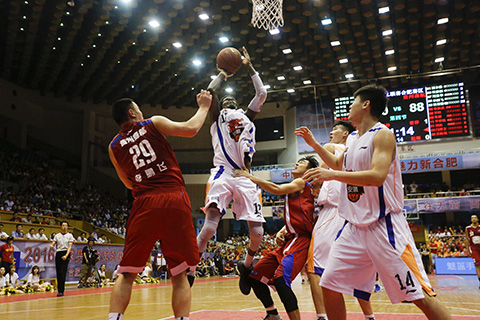 官方：除了被停赛一场之外，阿莱格里还被罚款1万欧元（官方消息：阿莱格里被禁赛1场并处罚金1万欧元）