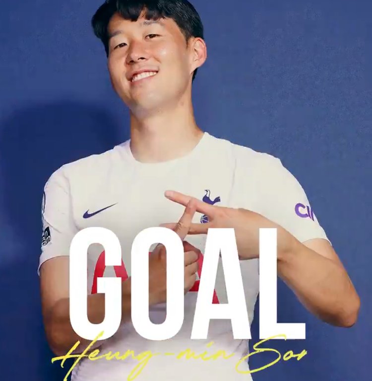 瑞士国脚曼赞比：扎卡是一名非常棒的队长，很高兴我们拥有他（瑞士国脚曼赞比：扎卡是杰出的队长，能与他同队让我非常高兴）