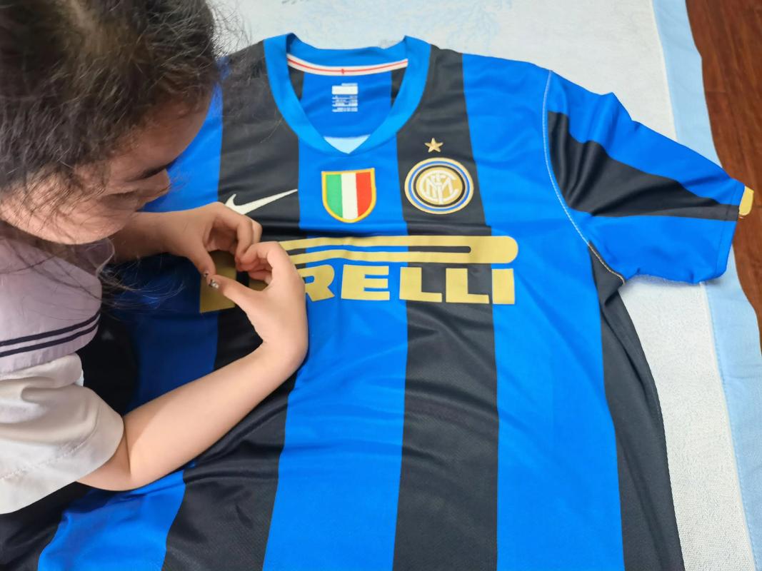 德劳伦蒂斯：孔蒂正带领球队重回正轨，球员也听从了他的指示（德劳伦蒂斯：孔蒂已让球队走上正轨，球员们在执行其部署）