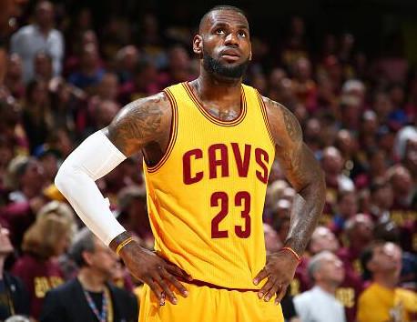 控运持球突破／对抗时机／终结角度（持球突破要点：控运、对抗时机与终结角度）