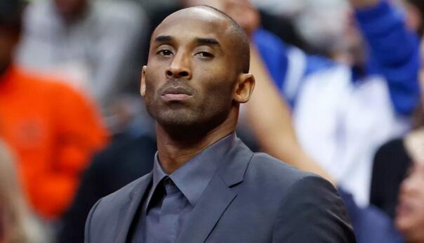 球迷比赛期间骂尤文踢得太烂，斯帕莱蒂回击：你们想怎样？（比赛中球迷怒斥尤文表现糟糕，斯帕莱蒂回怼：你们还想要什么？）